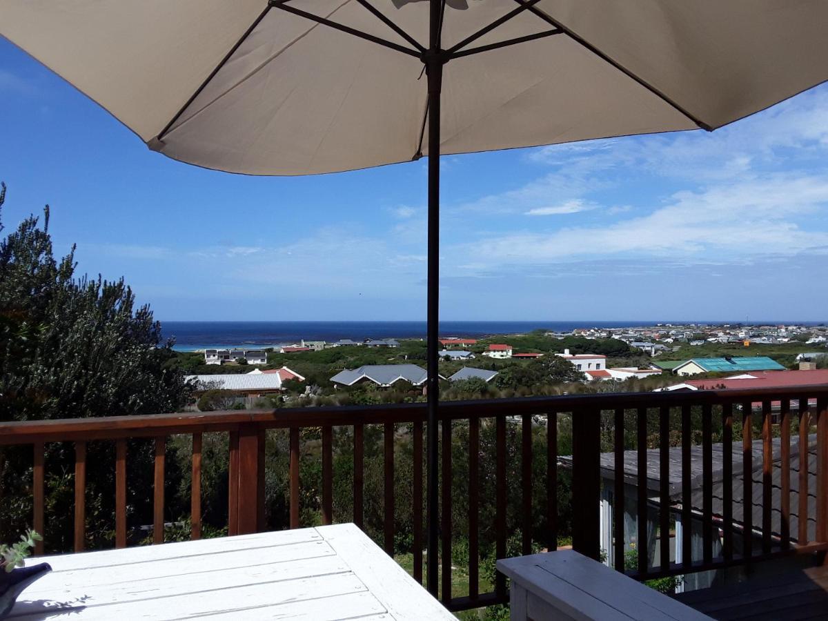 The Trailhouse Hotel Bettys Bay Exterior photo