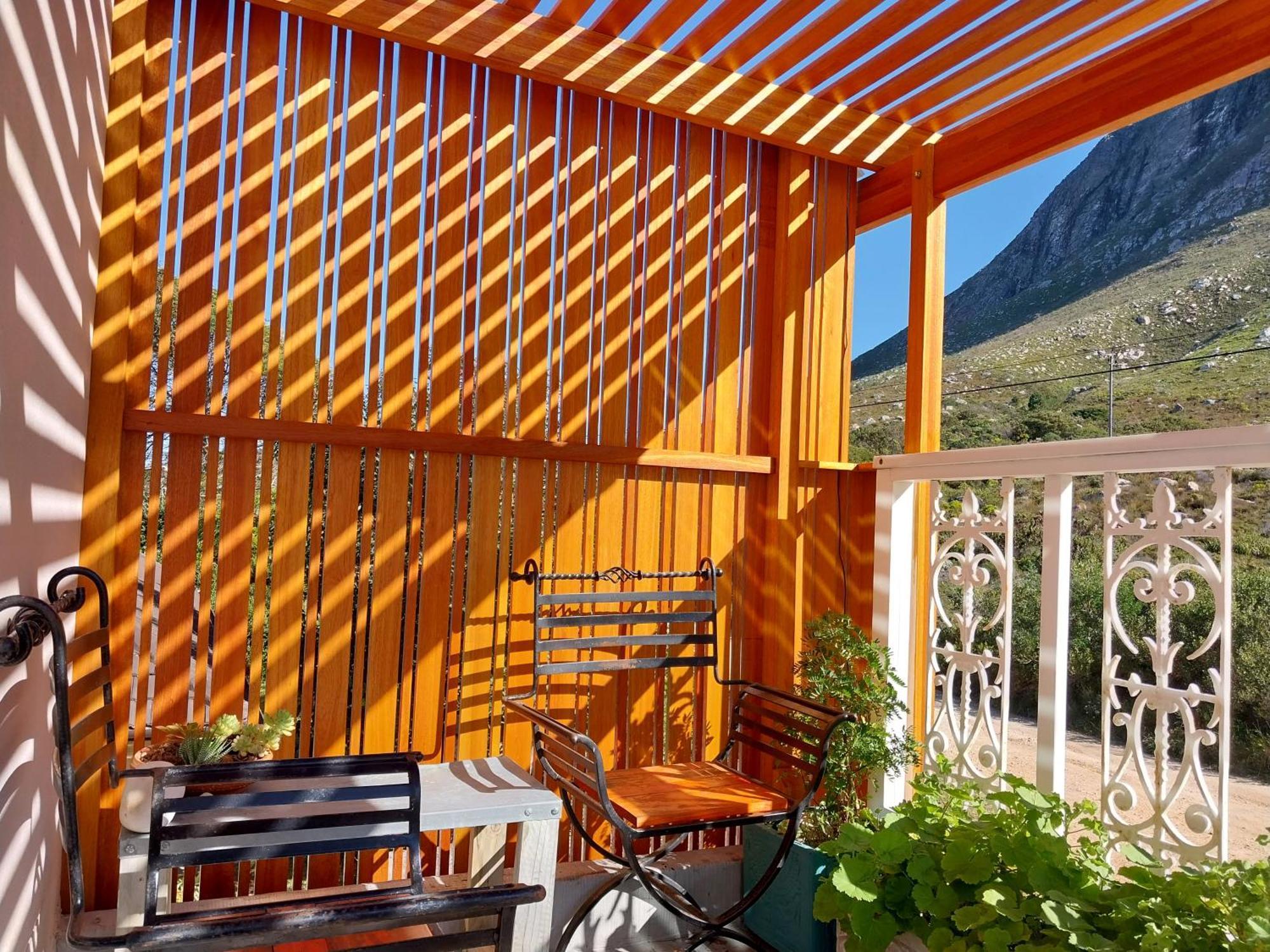 The Trailhouse Hotel Bettys Bay Exterior photo