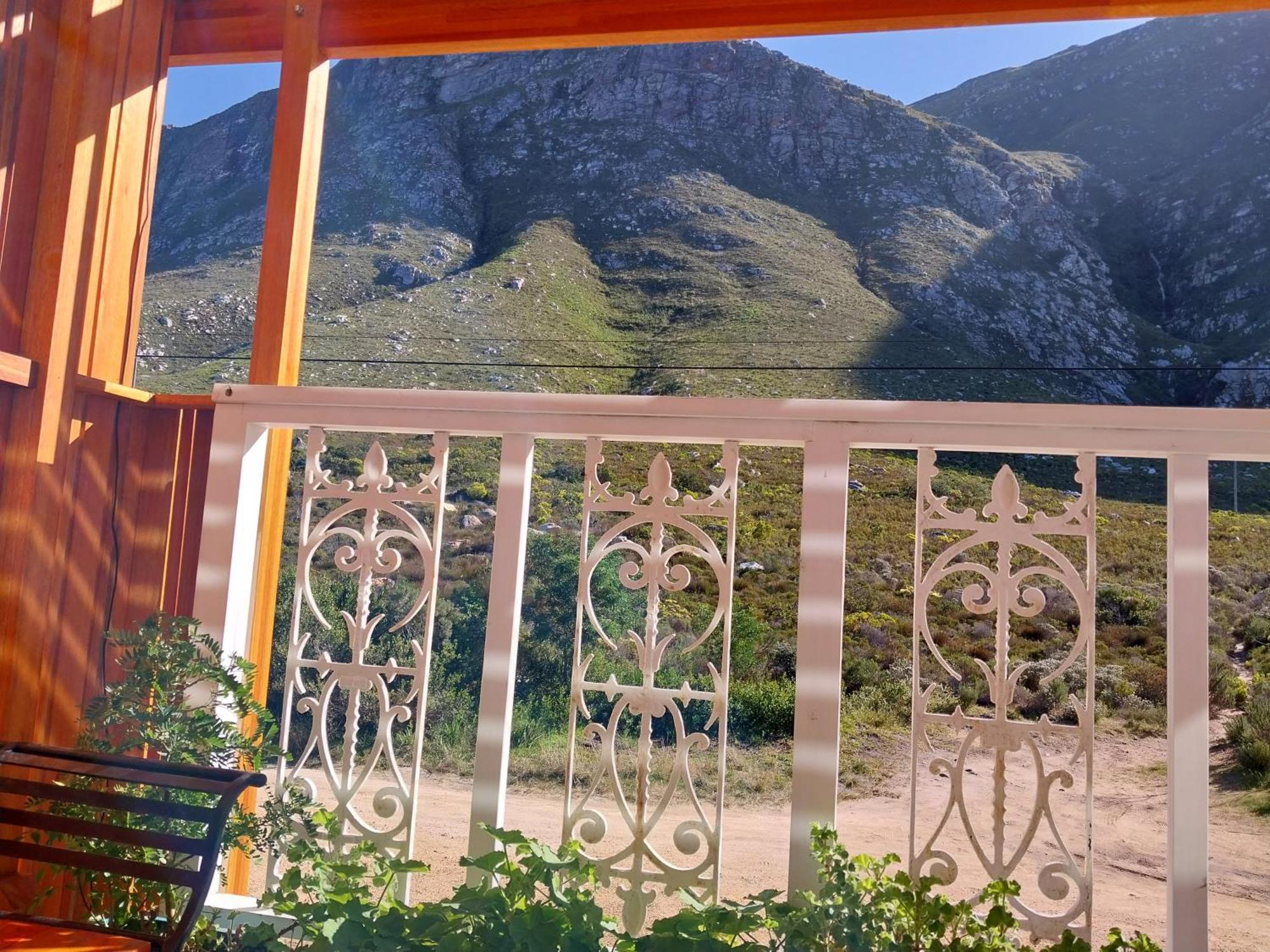The Trailhouse Hotel Bettys Bay Exterior photo