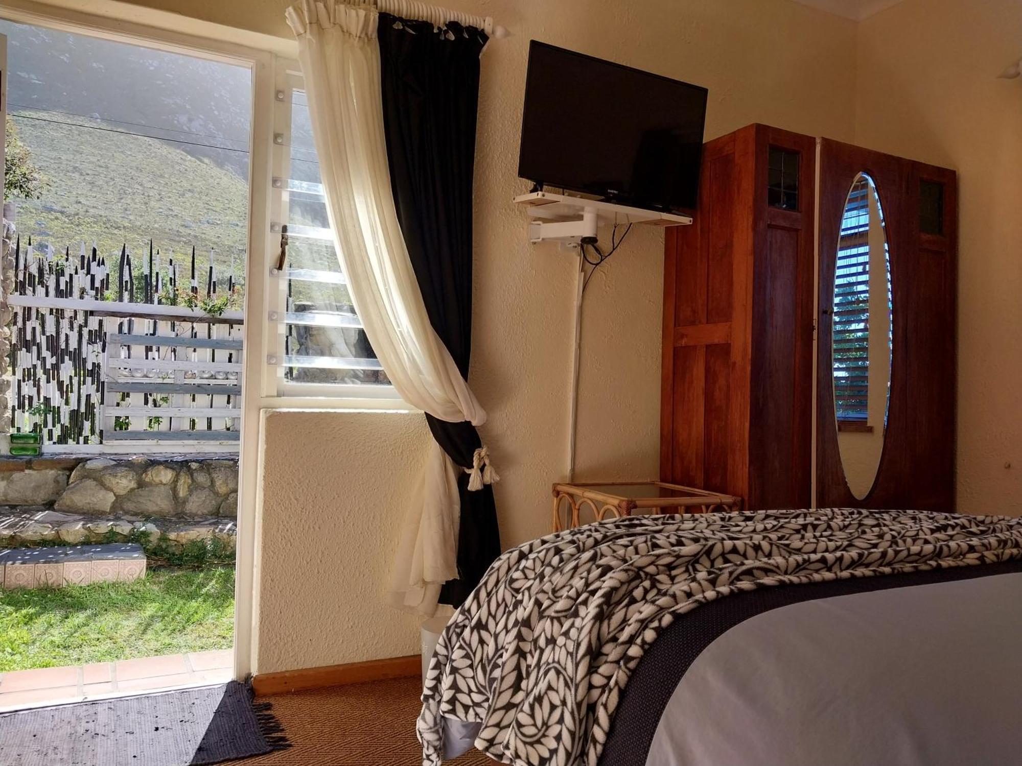 The Trailhouse Hotel Bettys Bay Exterior photo